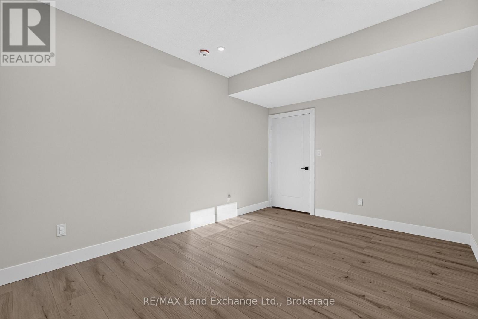 48 MCTAVISH CRESCENT - Image 35