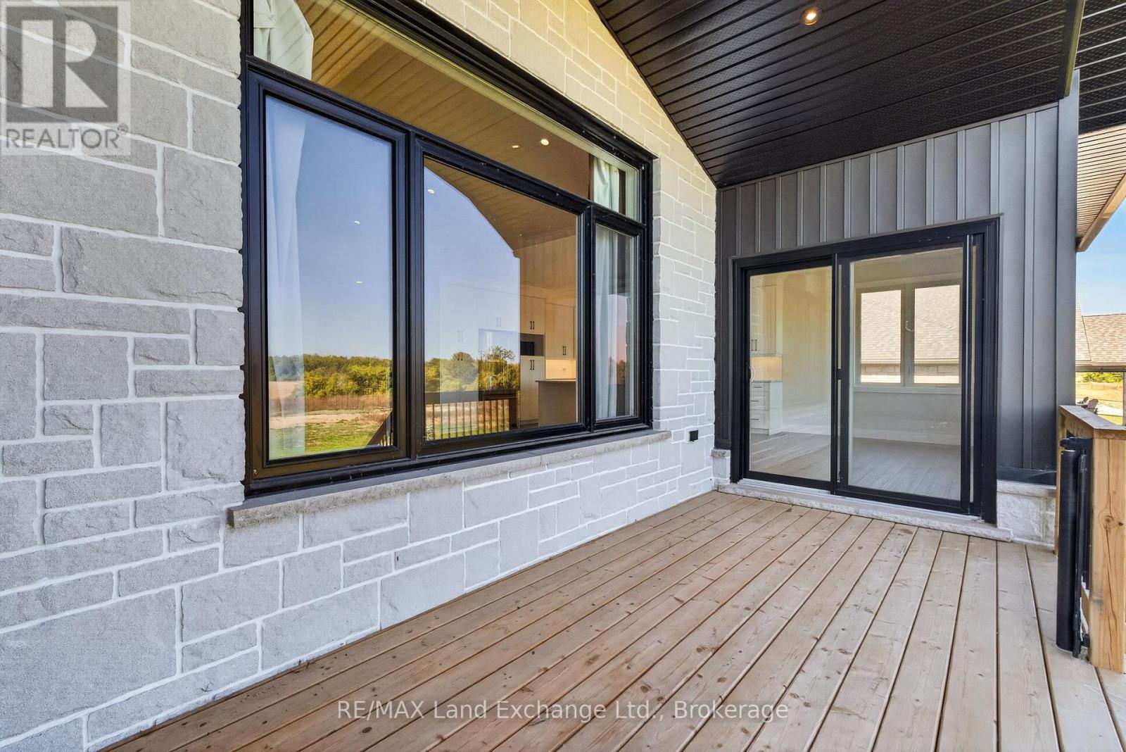 48 MCTAVISH CRESCENT - Image 39