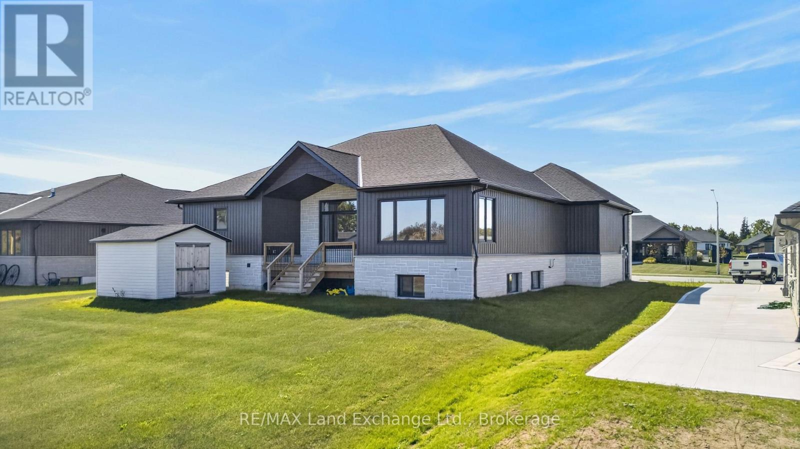 48 MCTAVISH CRESCENT - Image 42