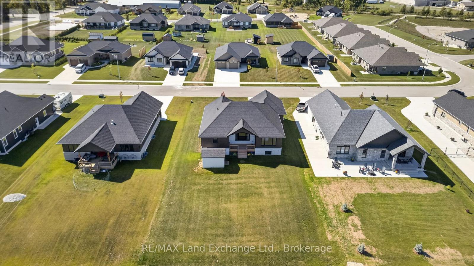 48 MCTAVISH CRESCENT - Image 44