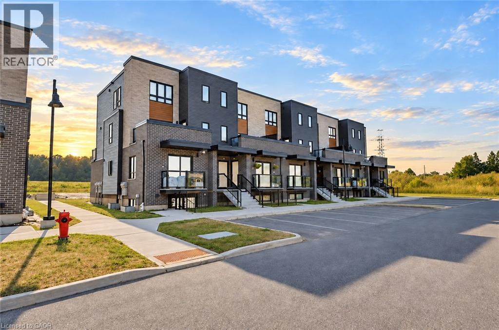 235 CHAPEL HILL Drive Unit# 11, Kitchener