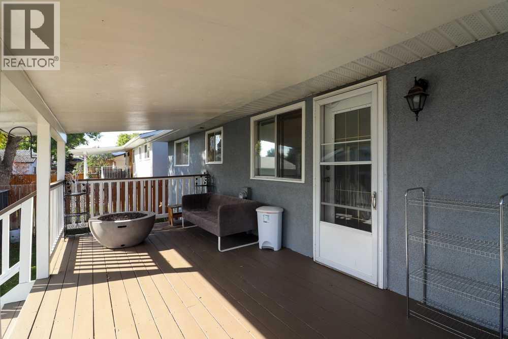327 19 Street NE - 10