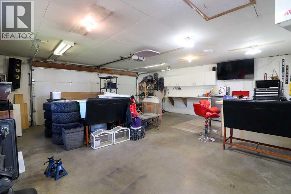 327 19 Street NE - 13