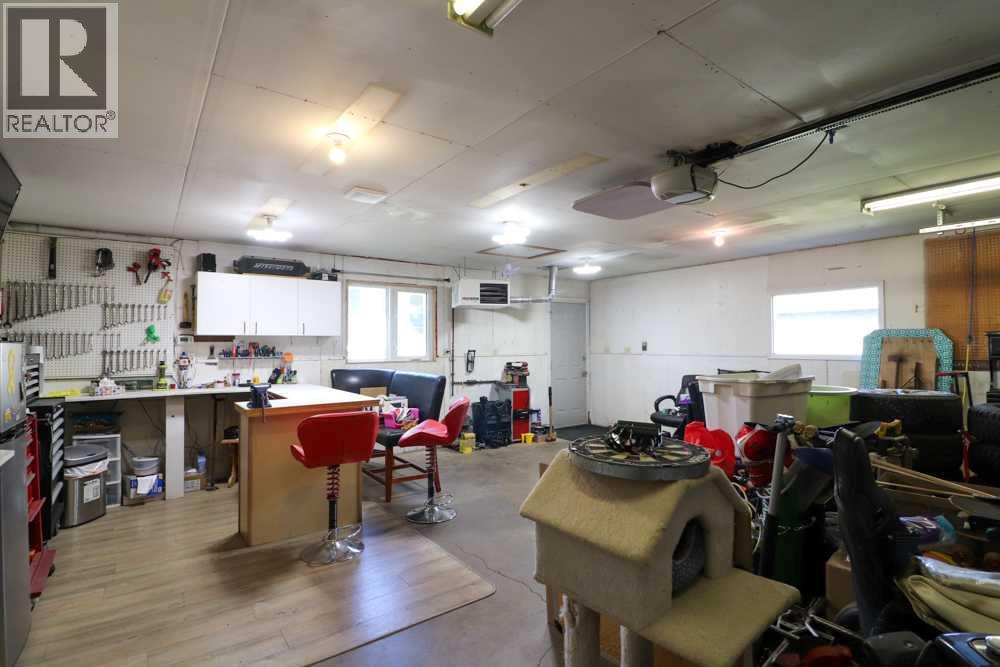 327 19 Street NE - 14