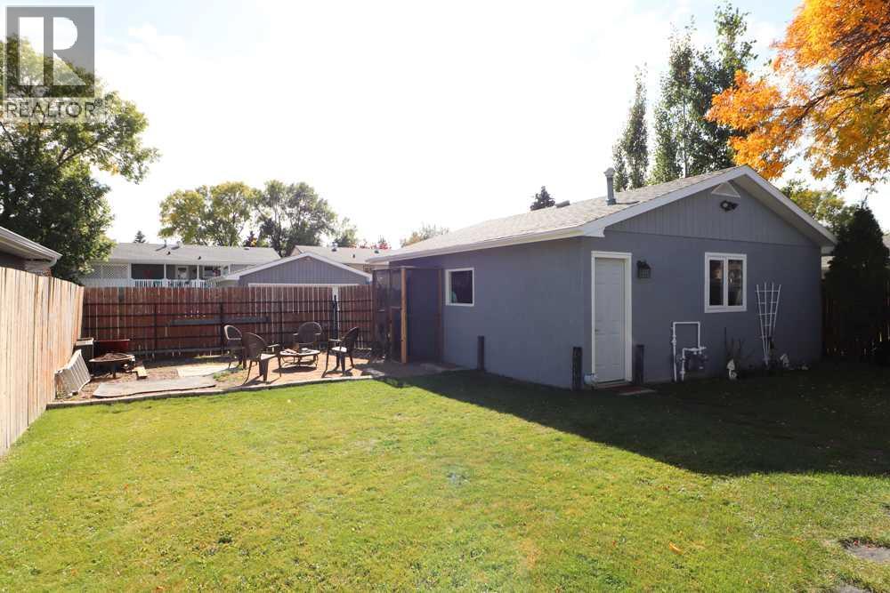 327 19 Street NE - 3