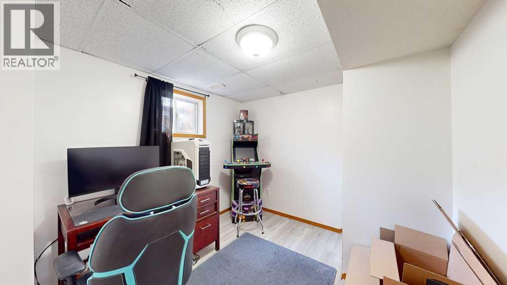 327 19 Street NE - 45