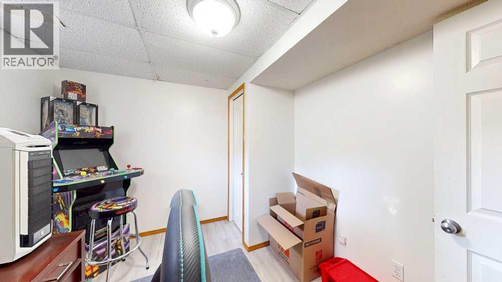 327 19 Street NE - 46