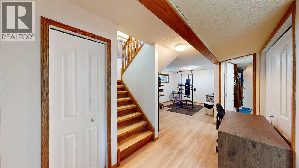 327 19 Street NE - 48