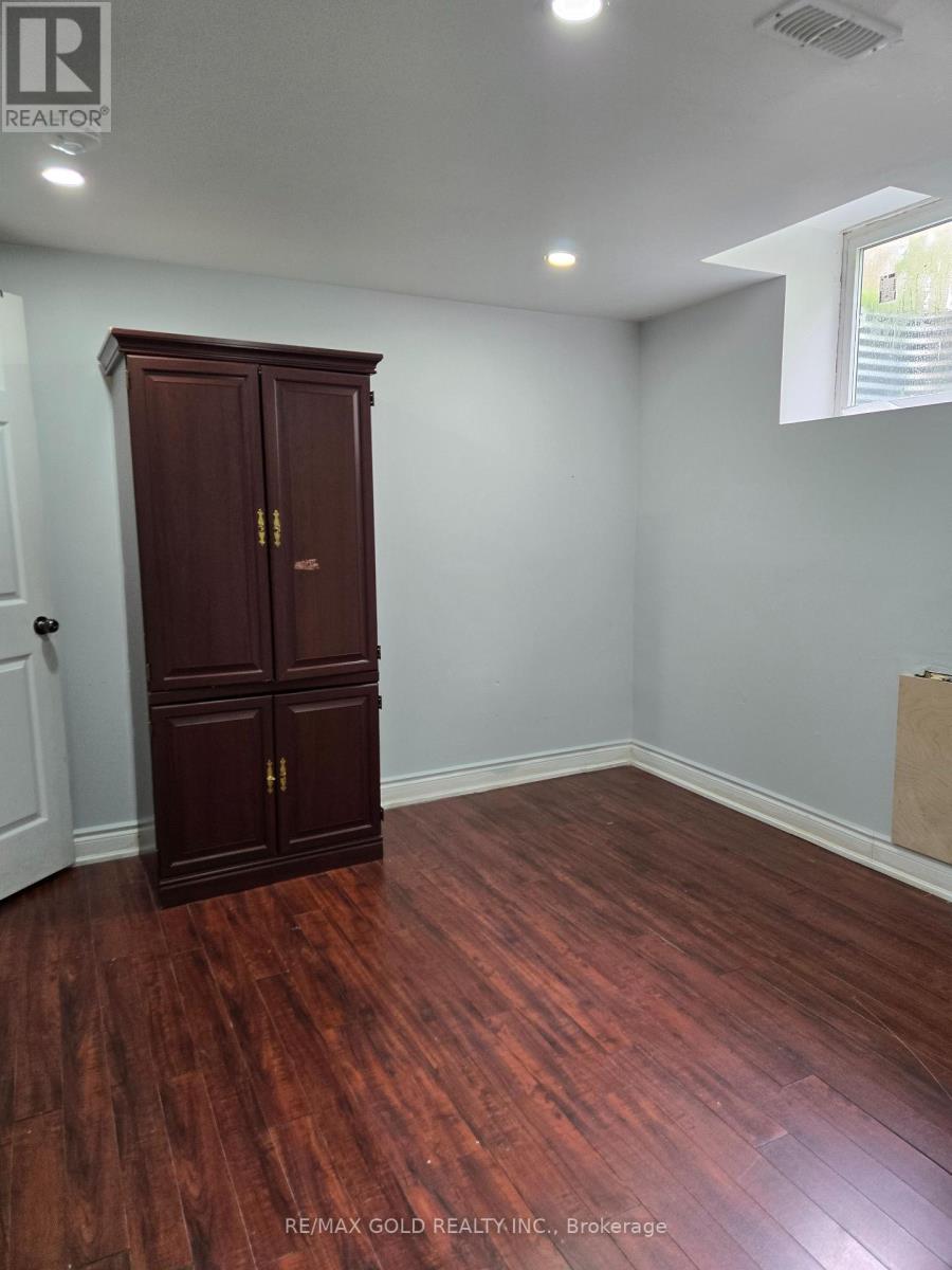18 MARKHAM STREET, Brampton (Central Park) — photo 8