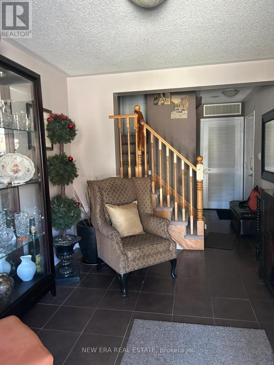 225 SCHREYER CRESCENT, Milton (HA Harrison) — photo 3