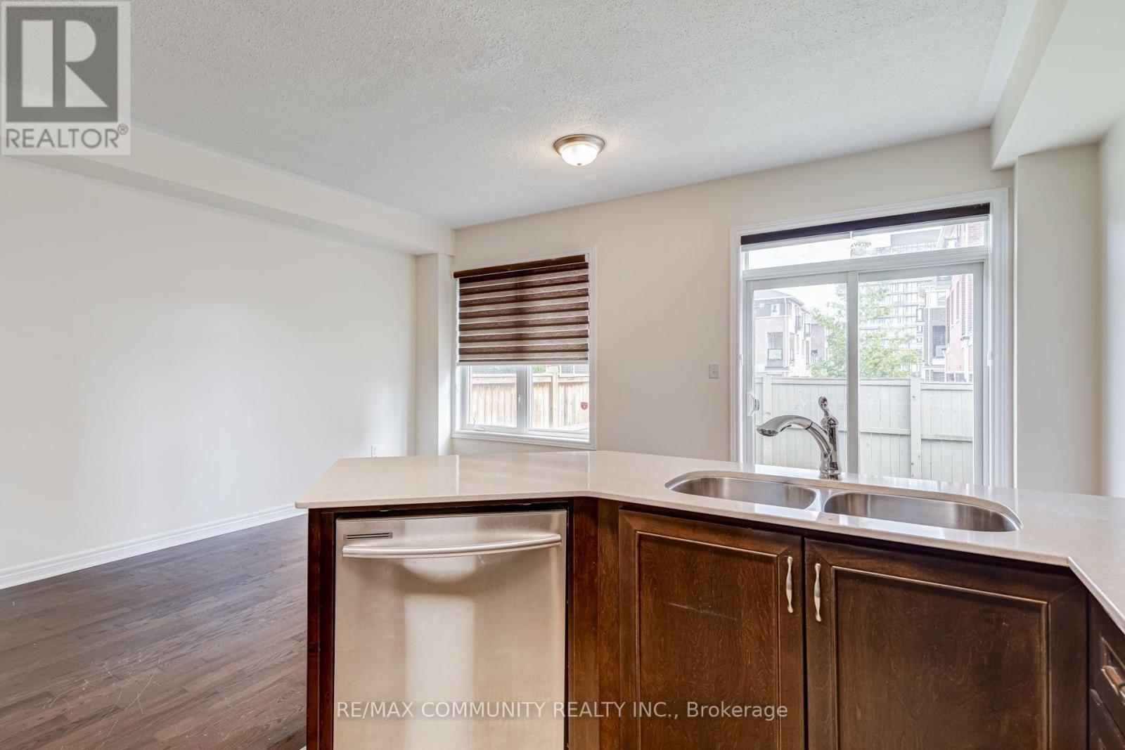 66 KEMPSFORD CRESCENT - 14