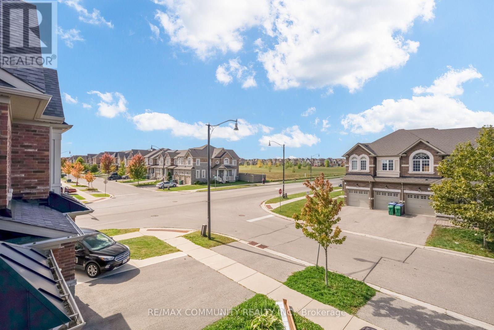 66 KEMPSFORD CRESCENT - 34
