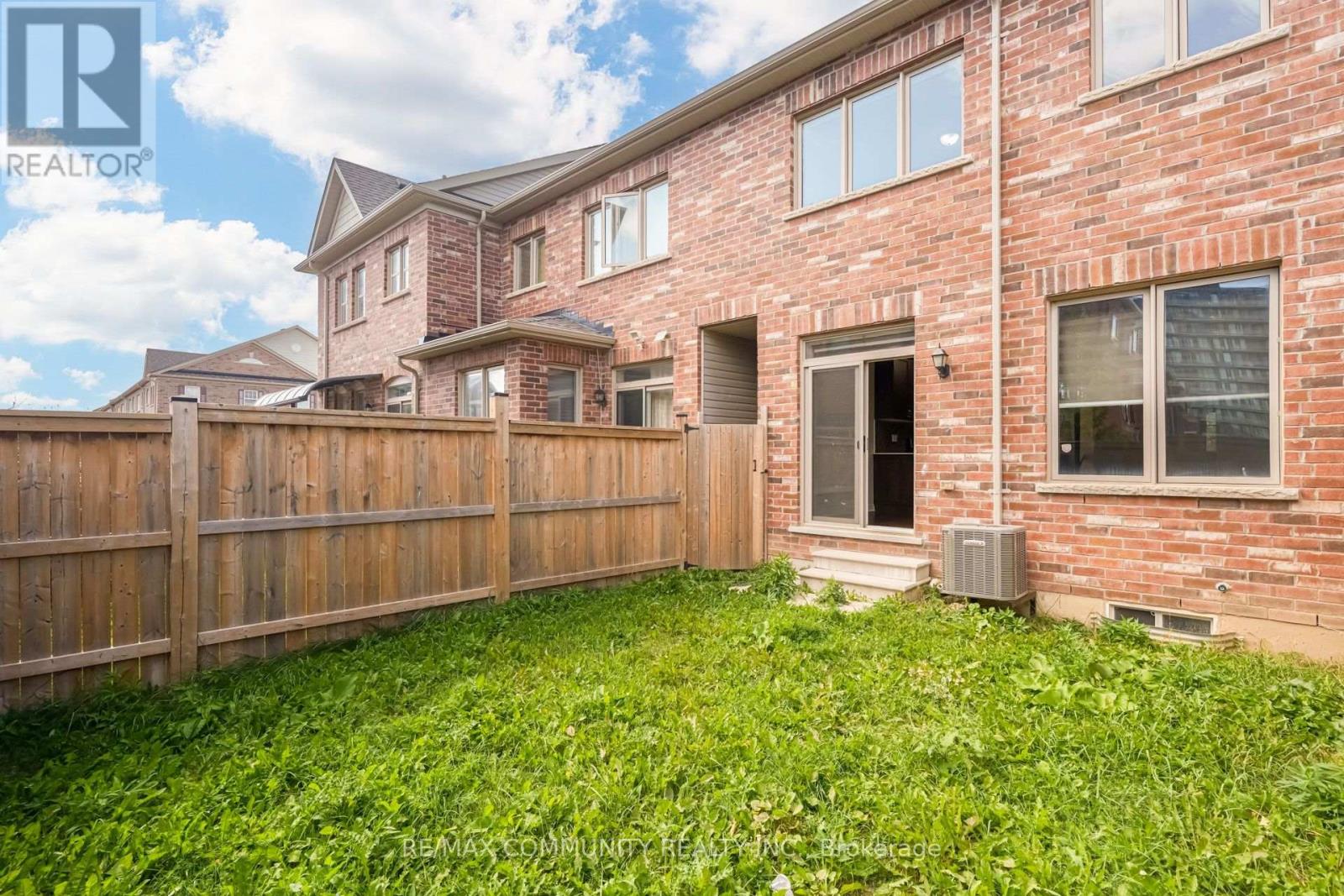 66 KEMPSFORD CRESCENT - 38