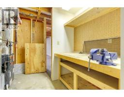 51 Straddock Crescent SW - photo 37