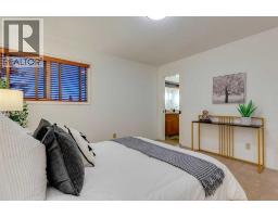 51 Straddock Crescent SW - photo 26