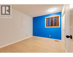 51 Straddock Crescent SW - photo 31