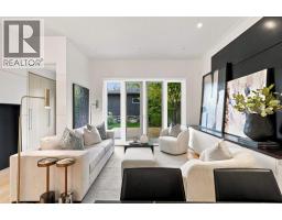 4pc Bathroom - 2220 32 Avenue Sw, Calgary, AB T2T1X1 Photo 15