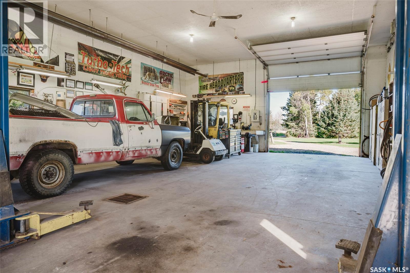 Schoen farm, Loon Lake Rm No. 561 — photo 36