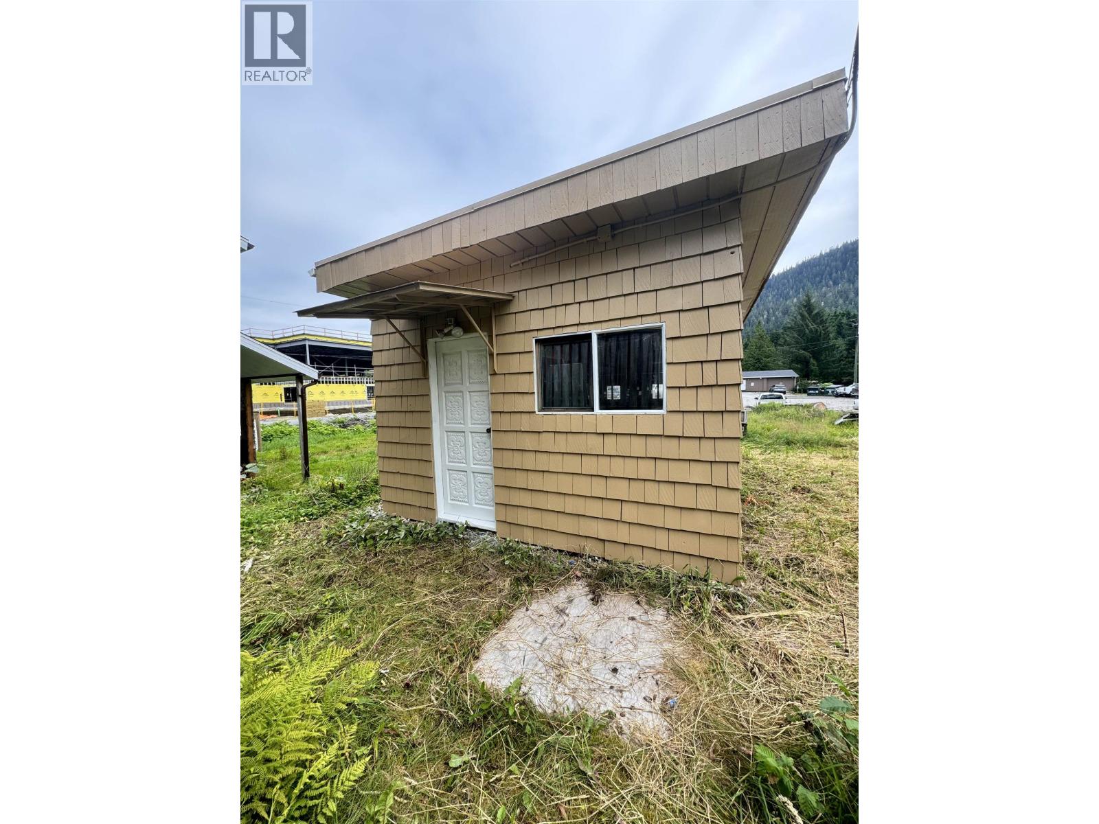 537 W 9TH AVENUE - Image 21