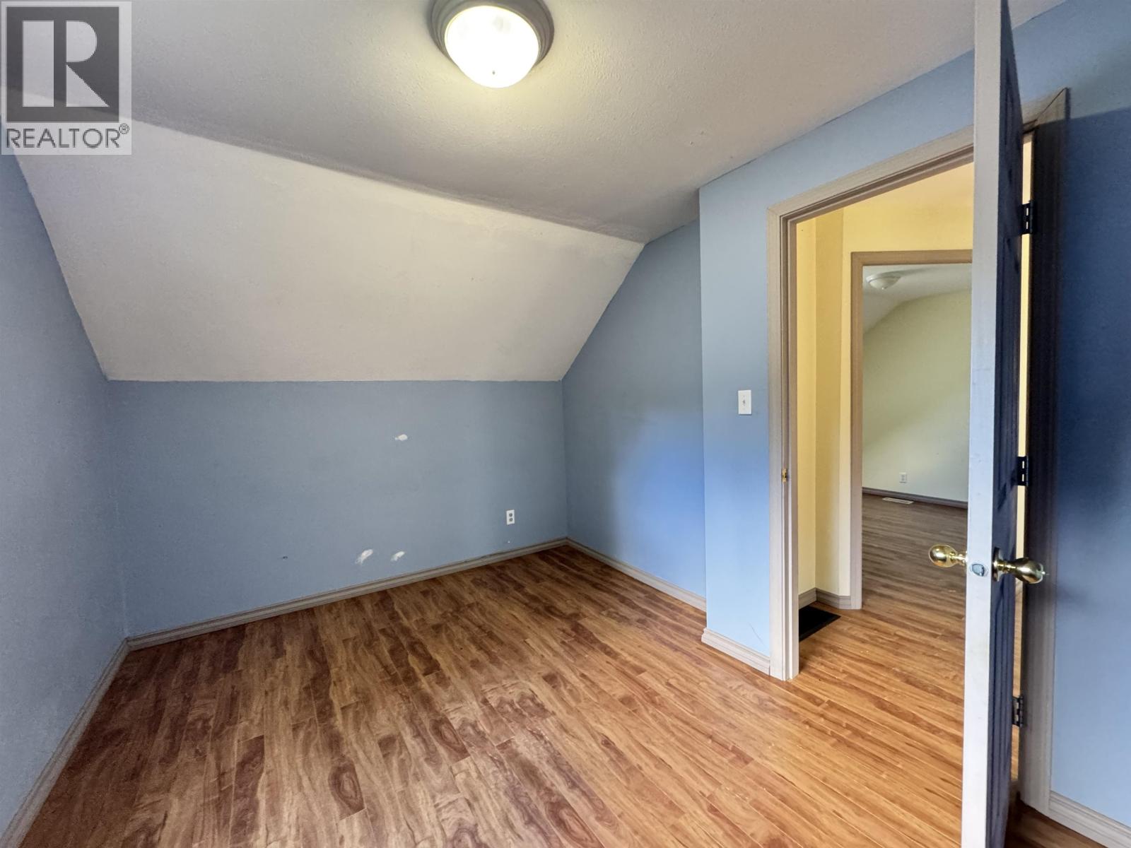 537 W 9TH AVENUE - 14