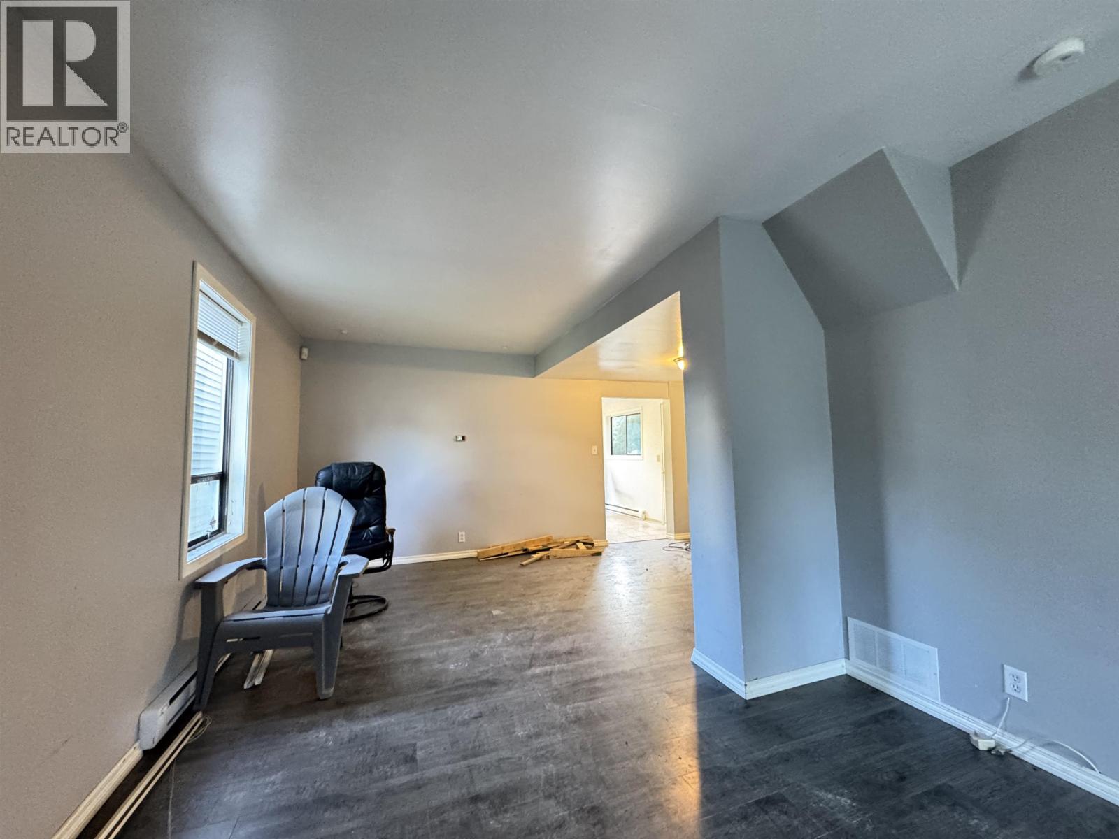 537 W 9TH AVENUE - 7
