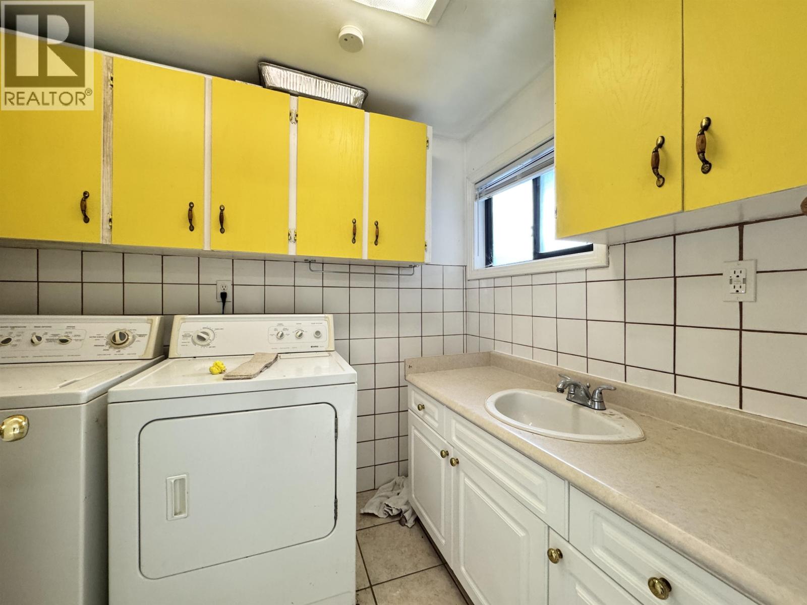 537 W 9TH AVENUE - Image 9