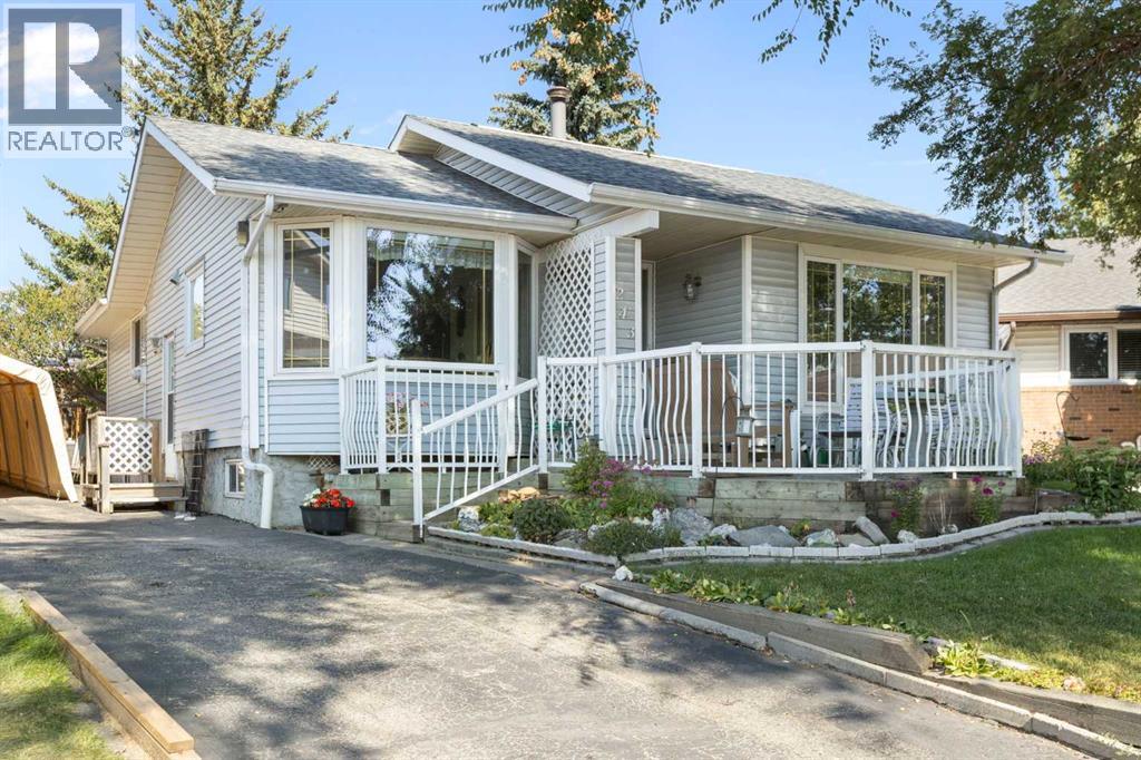 243 Radcliffe Place SE, Calgary