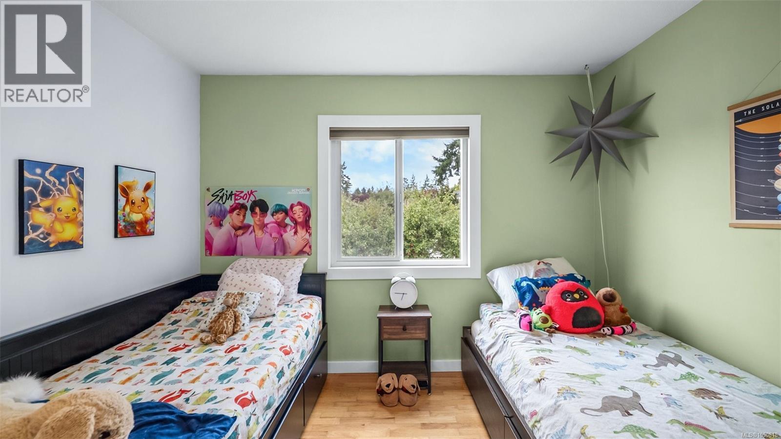 558 Kenneth St - Image 21