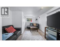 558 Kenneth St, Saanich, BC V8Z2B7 Photo 27