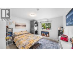 558 Kenneth St, Saanich, BC V8Z2B7 Photo 23