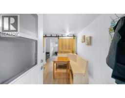558 Kenneth St, Saanich, BC V8Z2B7 Photo 24