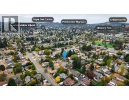 558 Kenneth St, Saanich, BC V8Z2B7 Photo 43