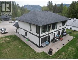 Full bathroom - 2446 Centennial Drive, Blind Bay, BC V0E1H0 Photo 8