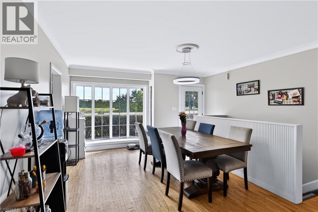 70 RIVER Road, Brantford — photo 10