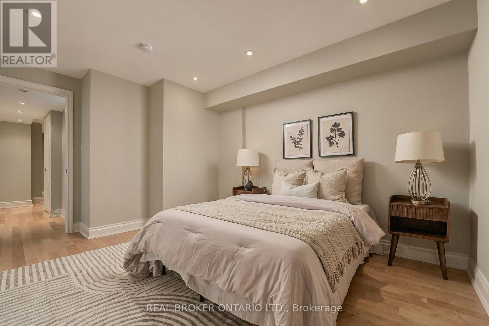 551 KASTELIC PLACE - Image 32