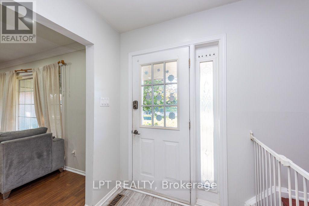 111 DEARBOURNE BOULEVARD, Brampton (Southgate) — photo 2