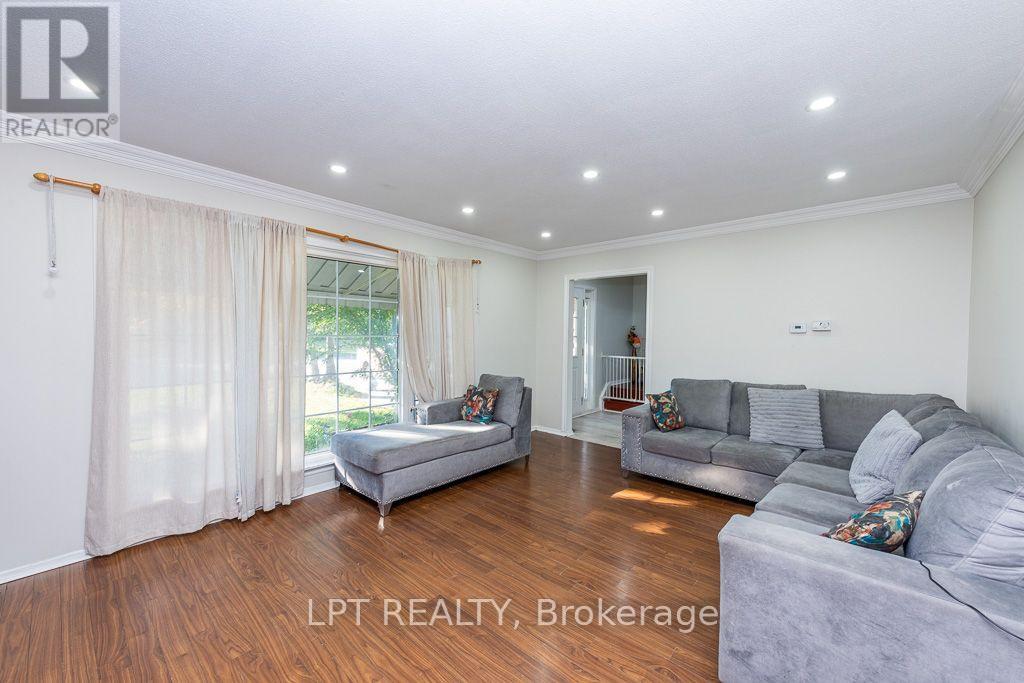 111 DEARBOURNE BOULEVARD, Brampton (Southgate) — photo 5