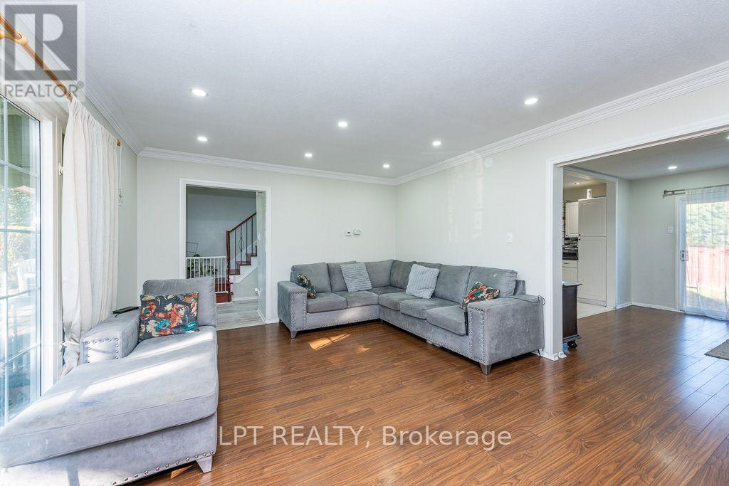 111 DEARBOURNE BOULEVARD, Brampton (Southgate) — photo 6
