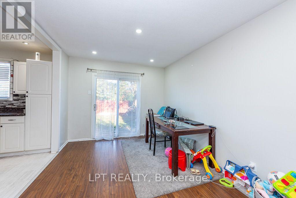 111 DEARBOURNE BOULEVARD, Brampton (Southgate) — photo 7