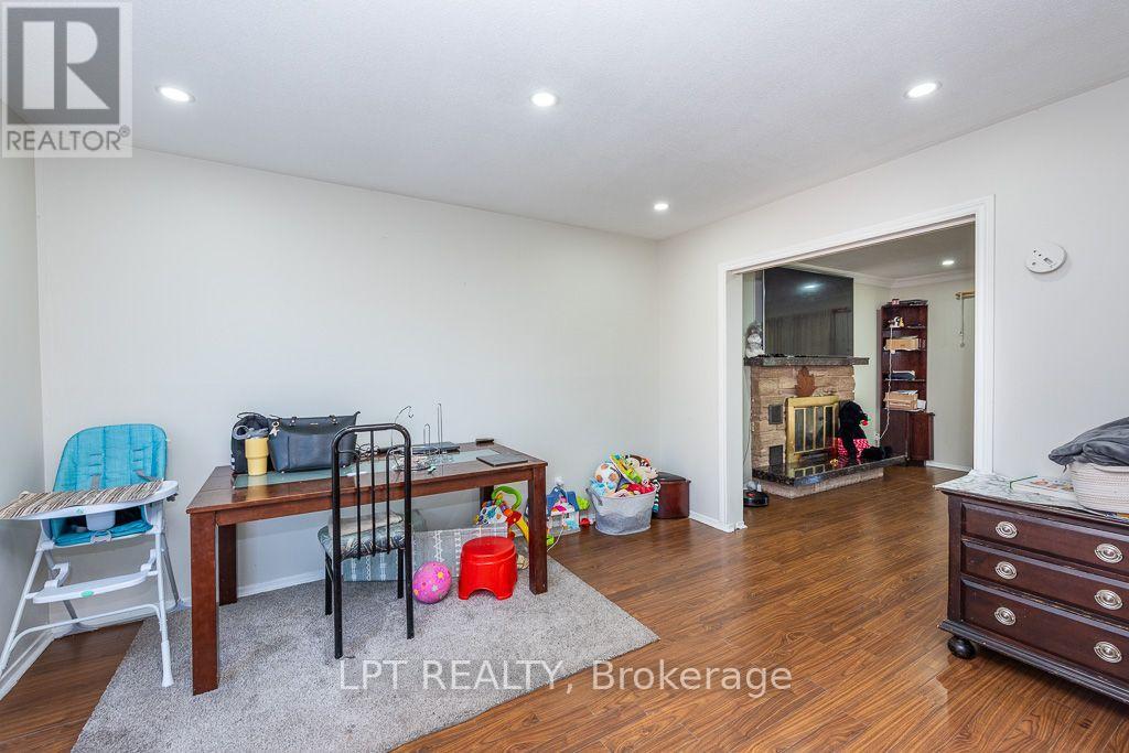 111 DEARBOURNE BOULEVARD, Brampton (Southgate) — photo 8