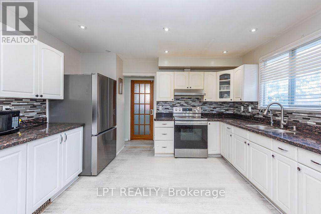 111 DEARBOURNE BOULEVARD, Brampton (Southgate) — photo 9