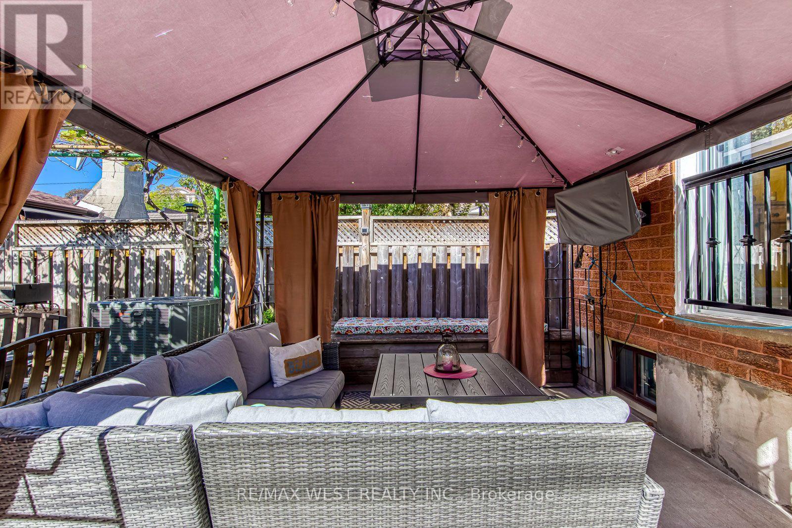 396 BARTLETT AVENUE N - 48