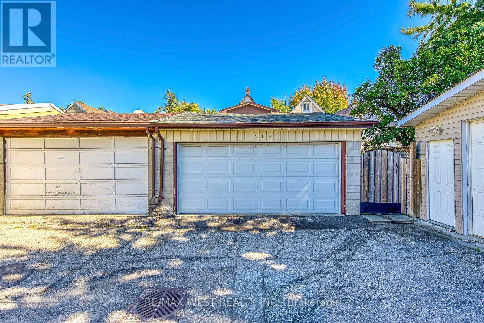 396 BARTLETT AVENUE N - 49