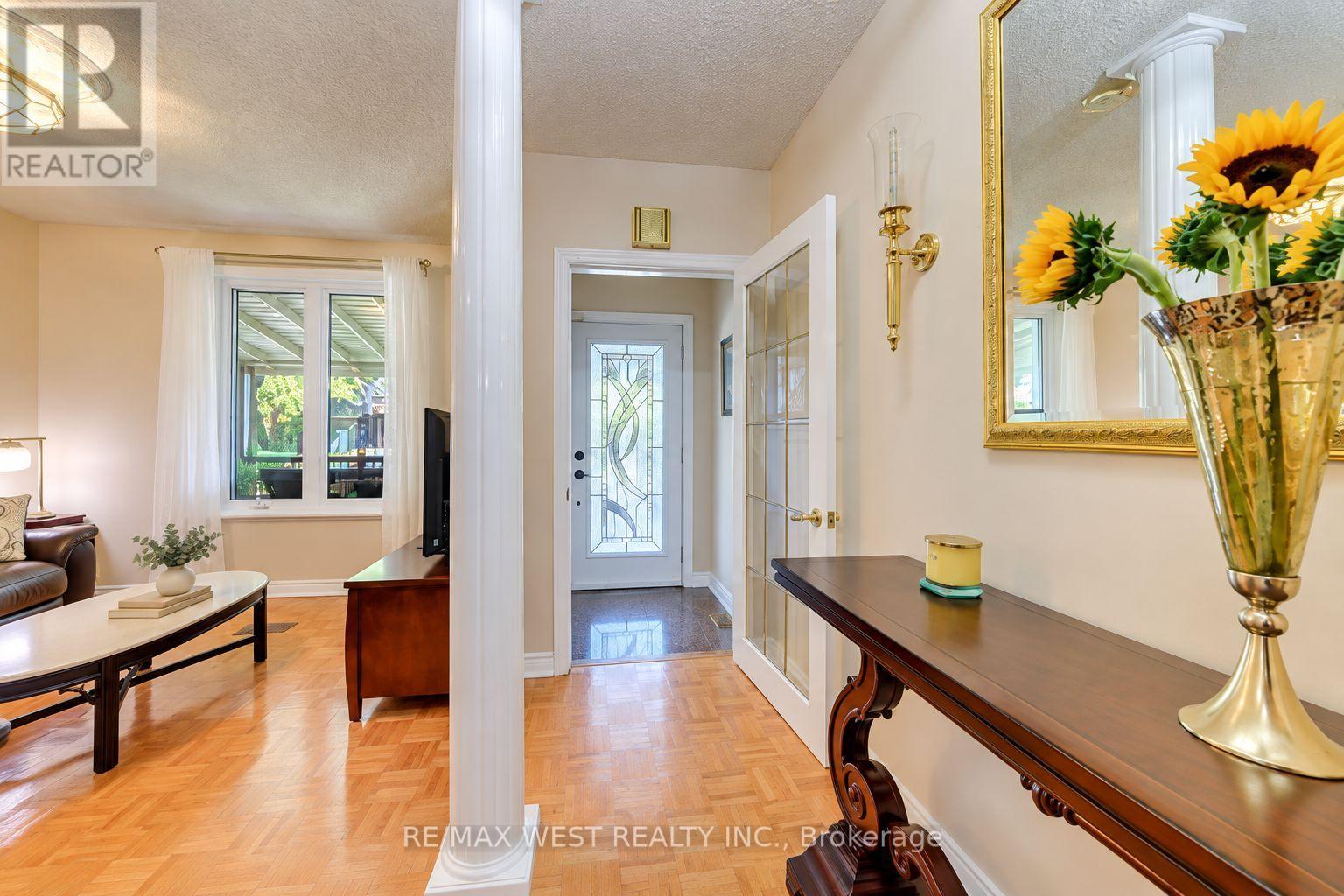 369 BARTLETT AVENUE N, Toronto (Dovercourt-Wallace Emerson-Junction) — photo 7