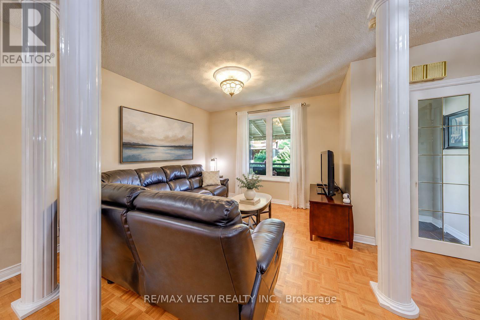 369 BARTLETT AVENUE N, Toronto (Dovercourt-Wallace Emerson-Junction) — photo 8