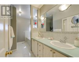 369 Bartlett Avenue N, Toronto, ON M6H3G7 Photo 30