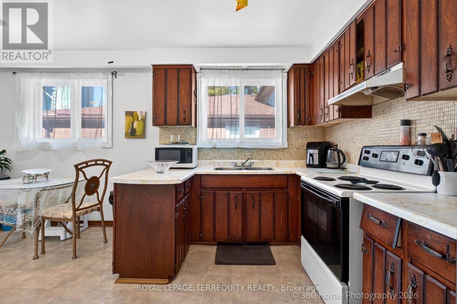 88 CENTRAL PARKWAY W, Mississauga (Fairview) — photo 11