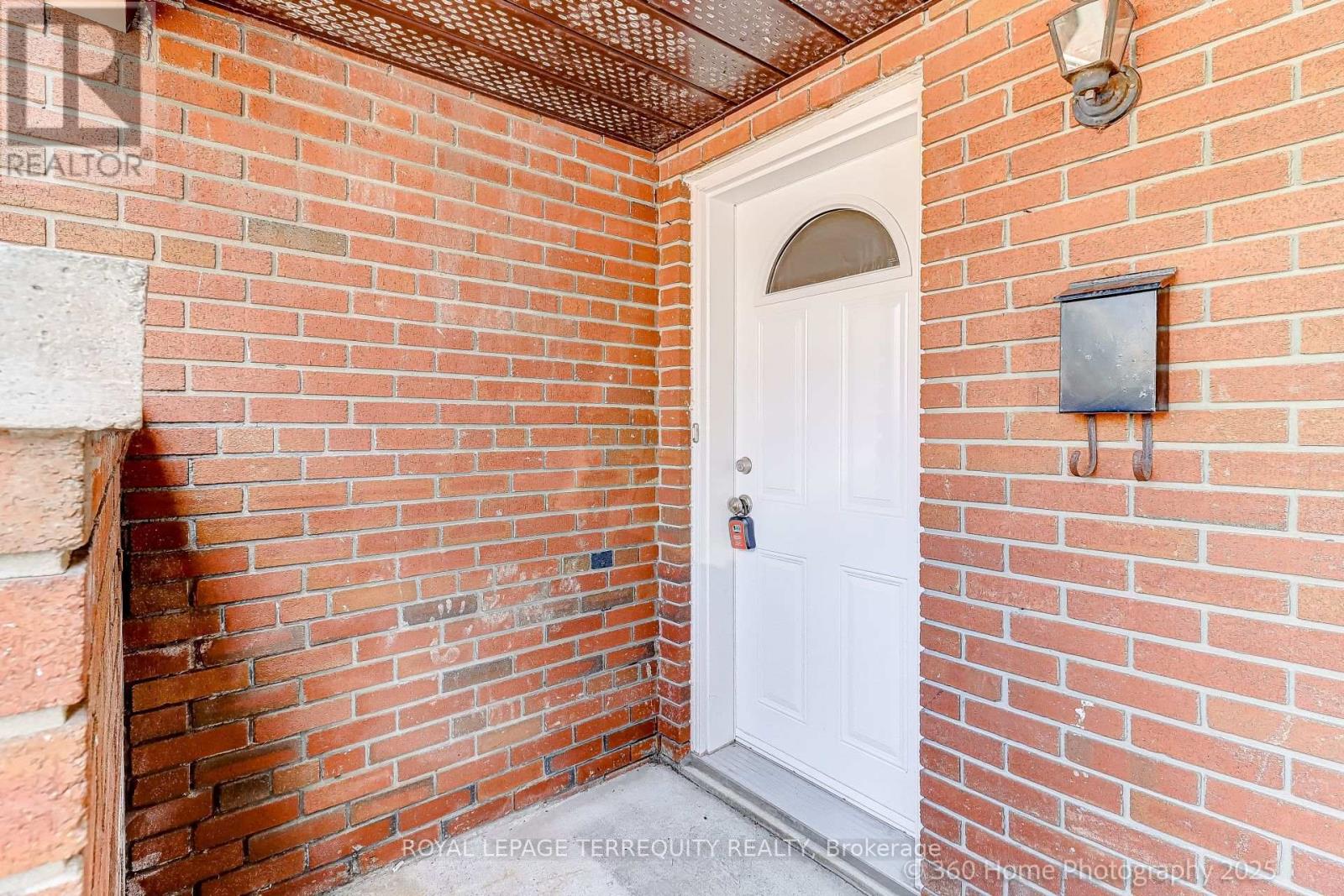 88 CENTRAL PARKWAY W - 19