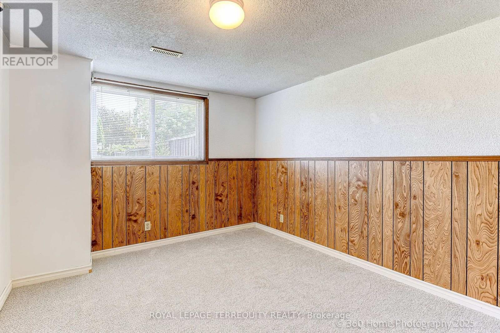 88 CENTRAL PARKWAY W - Image 35