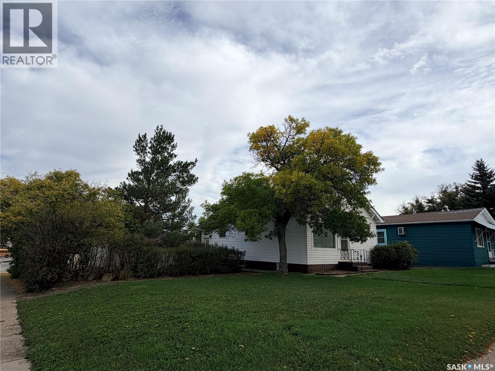 203 4th AVENUE E - 41